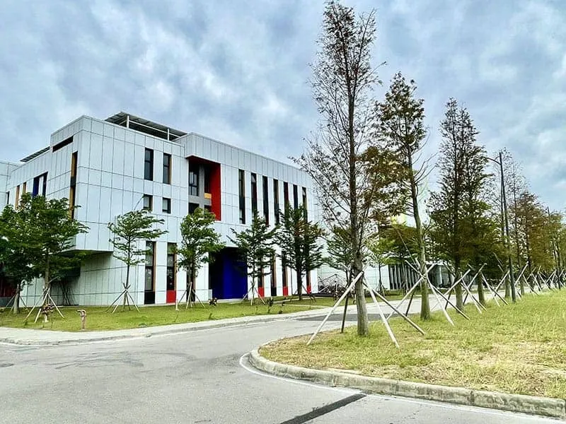 Pacific American School — campus photo