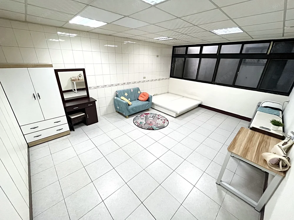 Studio apartment for rent TWD 8 000 - 7 ping - Xitun District, Taichung City slide 1