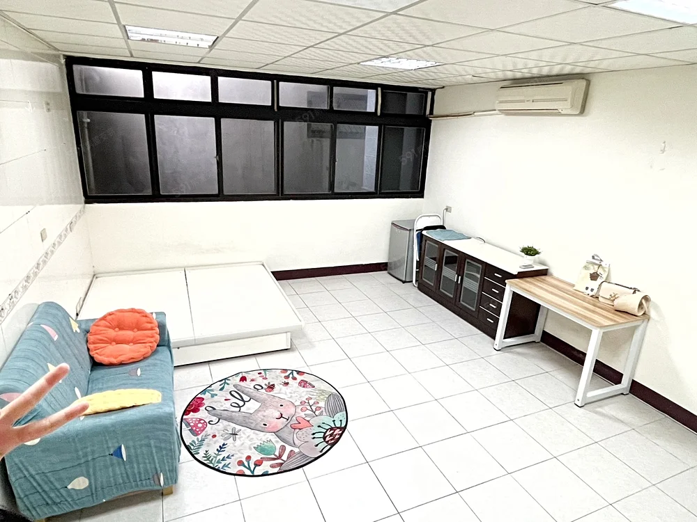 Studio apartment for rent TWD 8 000 - 7 ping - Xitun District, Taichung City slide 0