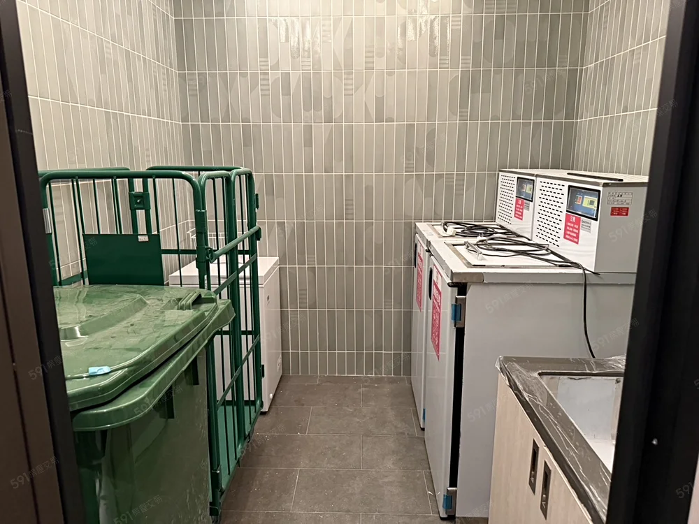 Studio apartment for rent in Zhongshan District, Taipei City | NT$ 65 000 | 14 ping slide 6