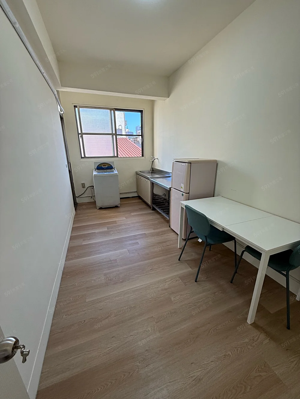 2 bedrooms apartment for rent in Xitun District, Taichung City | NT$ 20 000 | 20 ping slide 0