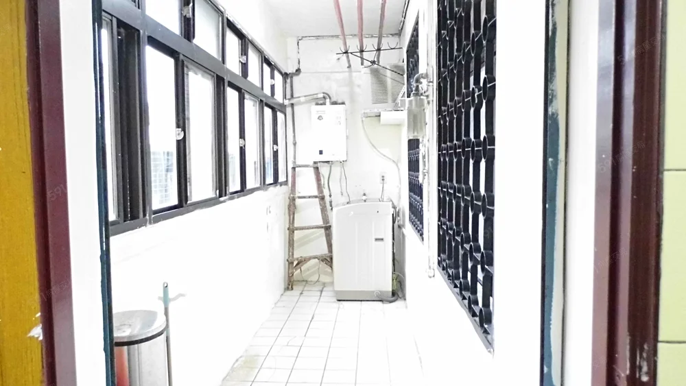 4 bedrooms apartment for rent in Beitou District, Taipei City | NT$ 33 000 | 38 ping slide 2