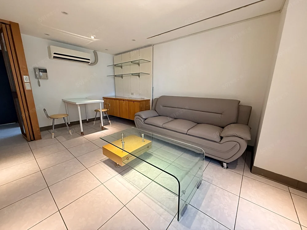 2 bedrooms apartment for rent in Zhongshan District, Taipei City | NT$ 40 000 | 20 ping slide 0