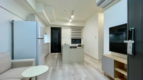 Apartment for rent NT$ 28 000 - Gaotiezhanqian Rd - 3 bedrooms