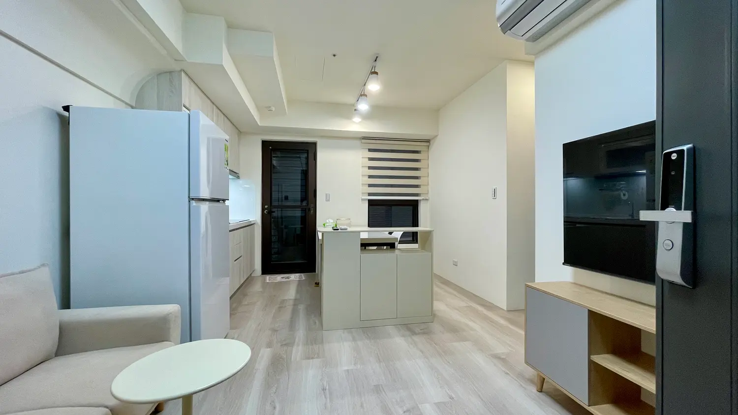 3 bedrooms apartment for rent in Zhongli District, Taoyuan City | NT$ 28 000 | 18 ping slide 1