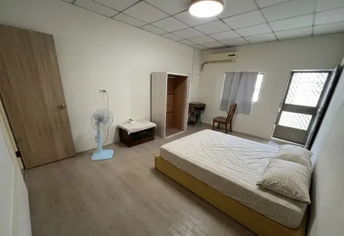 1 room townhouse for rent in Fengshan District, Kaohsiung City | NT$ 32 000 | 60 ping slide 2