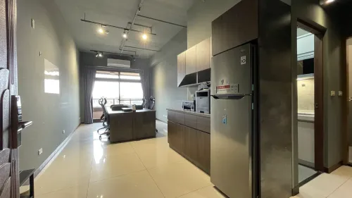 Office for rent NT$ 45 000 - Section 1, Gaotiezhanqian W Rd - 2 bedrooms