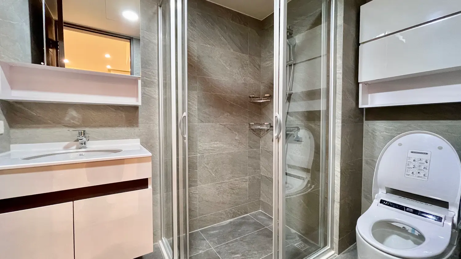 1 room apartment for rent in Zhongli District, Taoyuan City | NT$ 26 000 | 14 ping slide 4