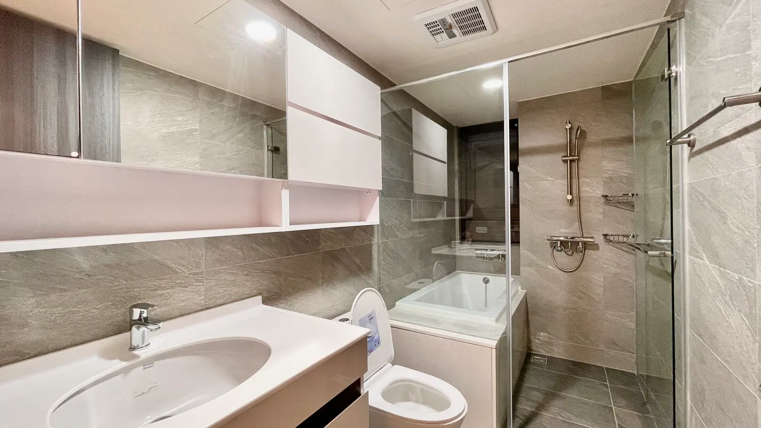 2 bedrooms apartment for rent in Zhongli District, Taoyuan City | NT$ 28 000 | 17 ping slide 4