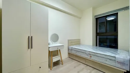 Apartment for rent NT$ 28 000 - Gaotiezhanqian Rd - 3 bedrooms