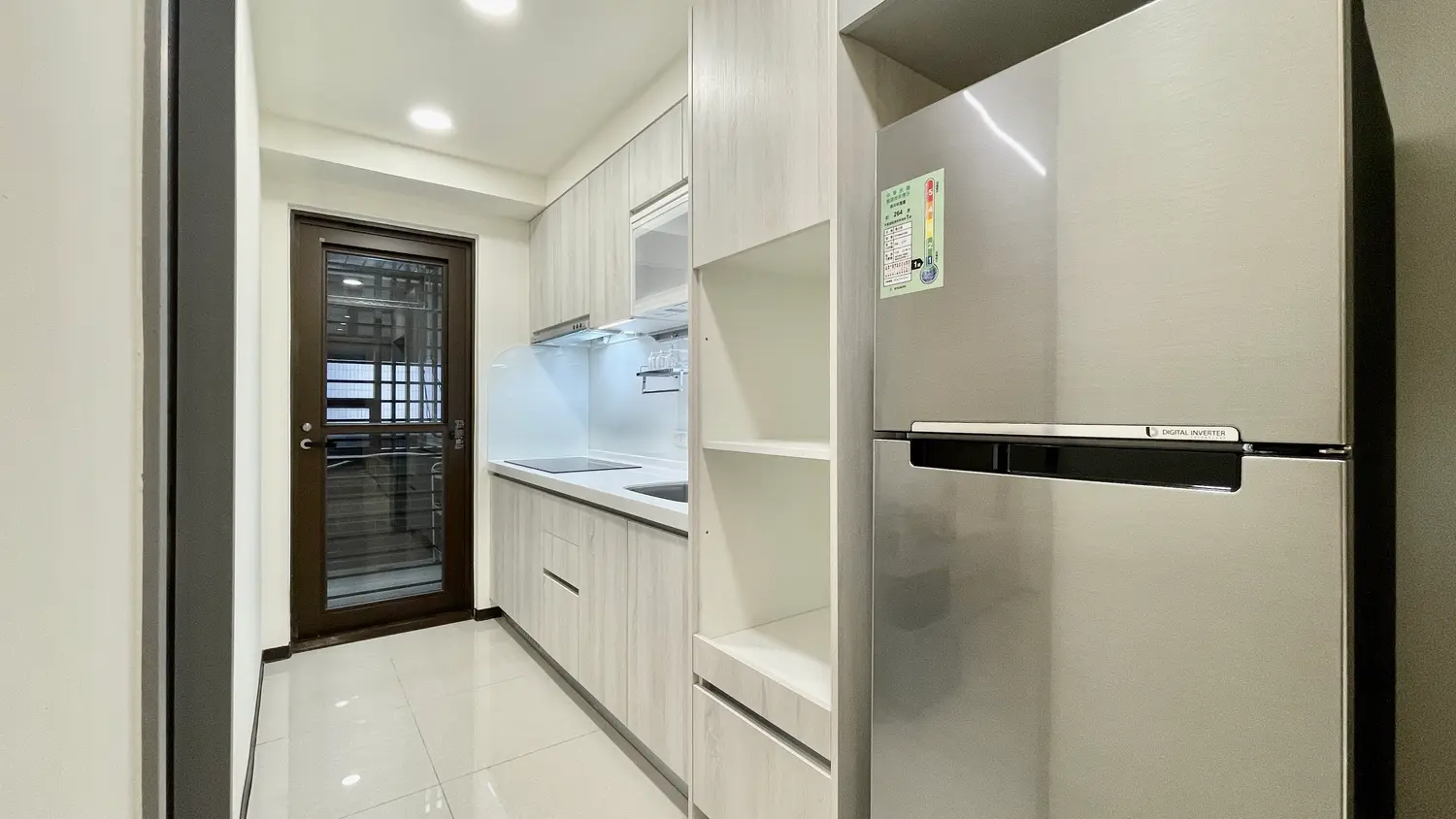 1 room apartment for rent in Zhongli District, Taoyuan City | NT$ 24 000 | 14 ping slide 7