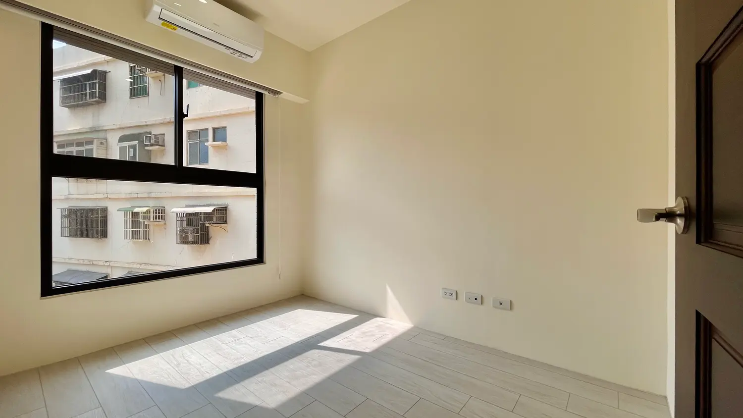 2 bedrooms apartment for rent in Zhongli District, Taoyuan City | NT$ 24 000 | 17 ping slide 6