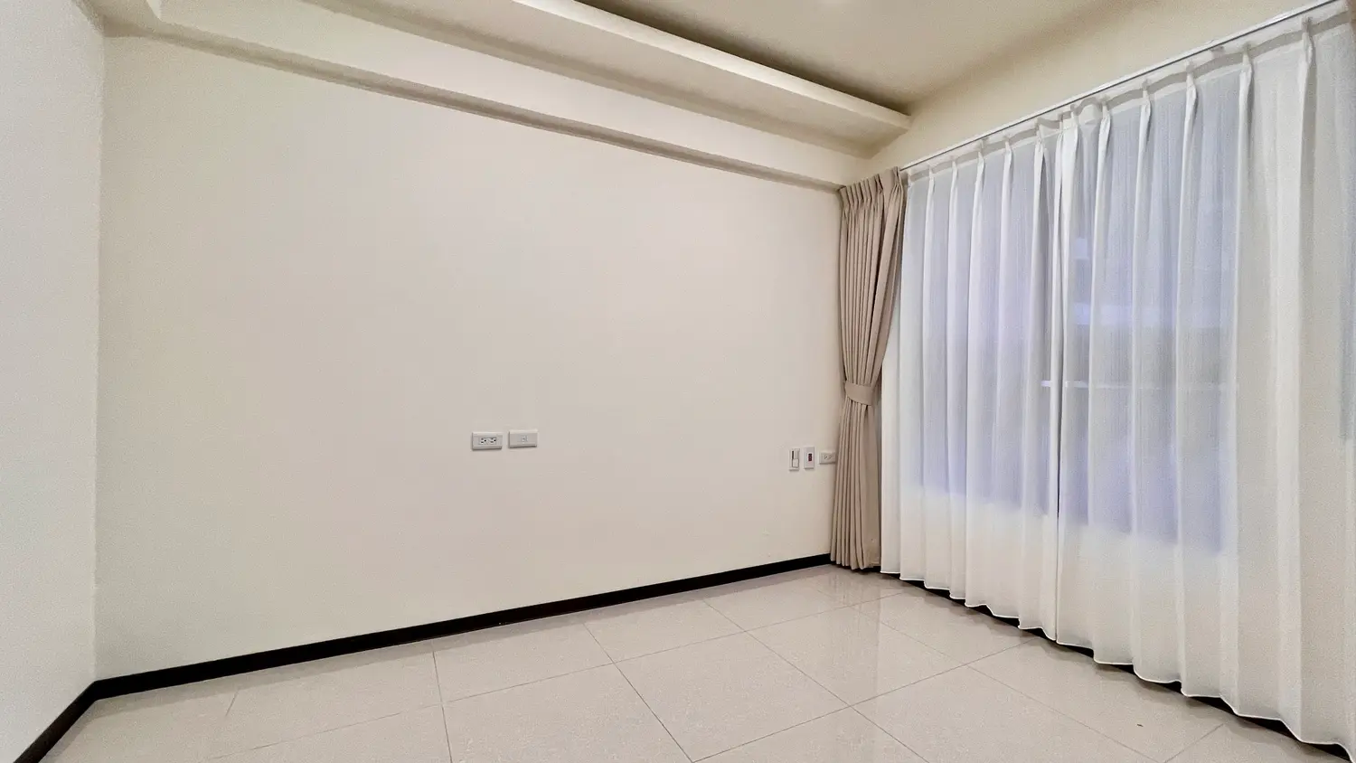 1 room apartment for rent in Zhongli District, Taoyuan City | NT$ 26 000 | 14 ping slide 6