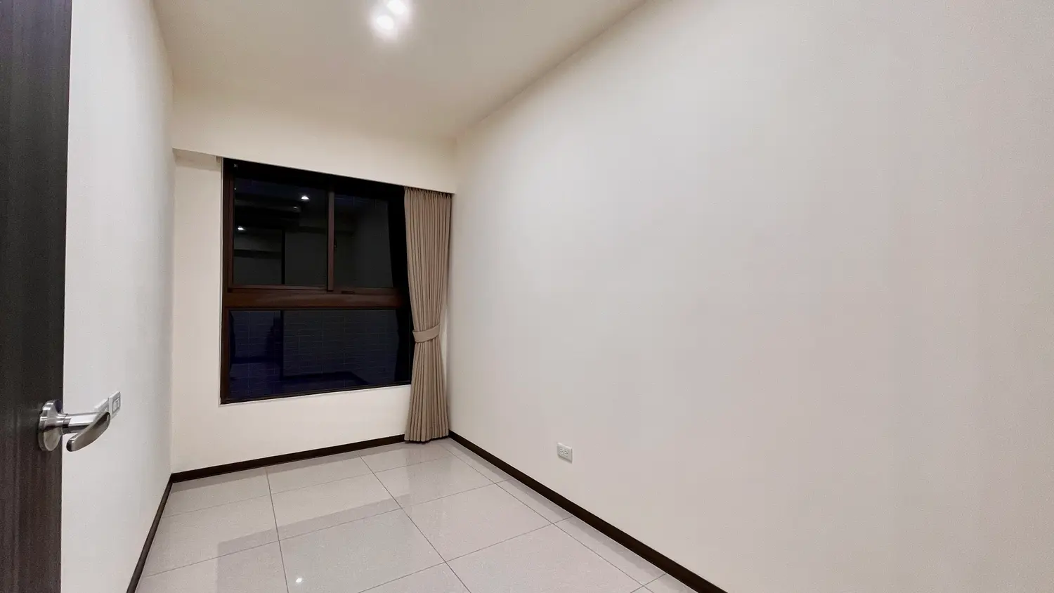 2 bedrooms apartment for rent in Zhongli District, Taoyuan City | NT$ 28 000 | 17 ping slide 6