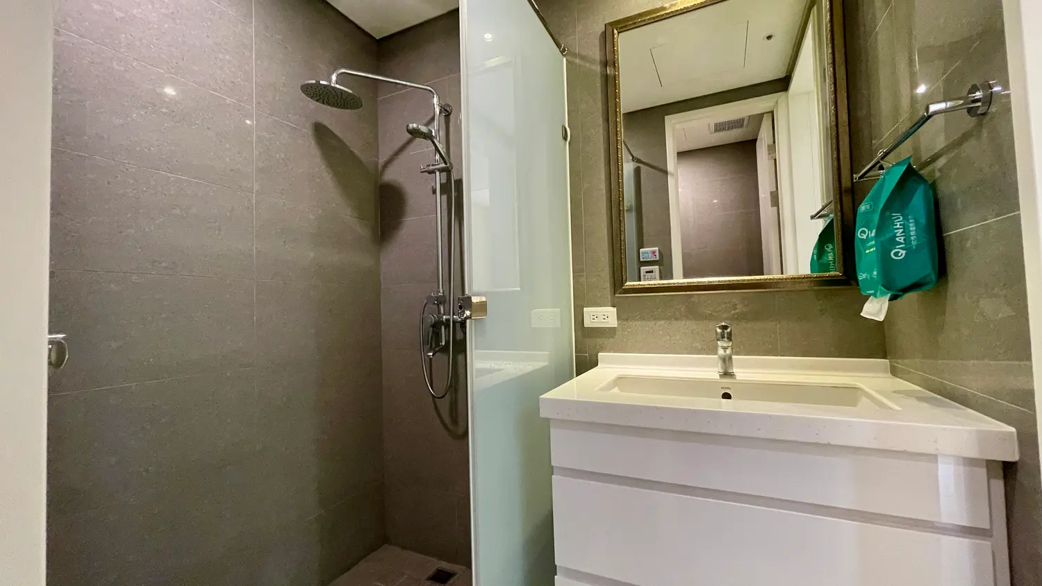 Studio apartment for rent in Zhongli District, Taoyuan City | NT$ 24 000 | 13 ping slide 7