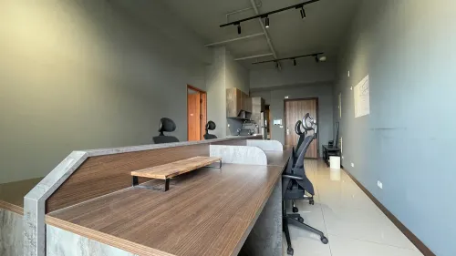 Office for rent NT$ 45 000 - Section 1, Gaotiezhanqian W Rd - 2 bedrooms
