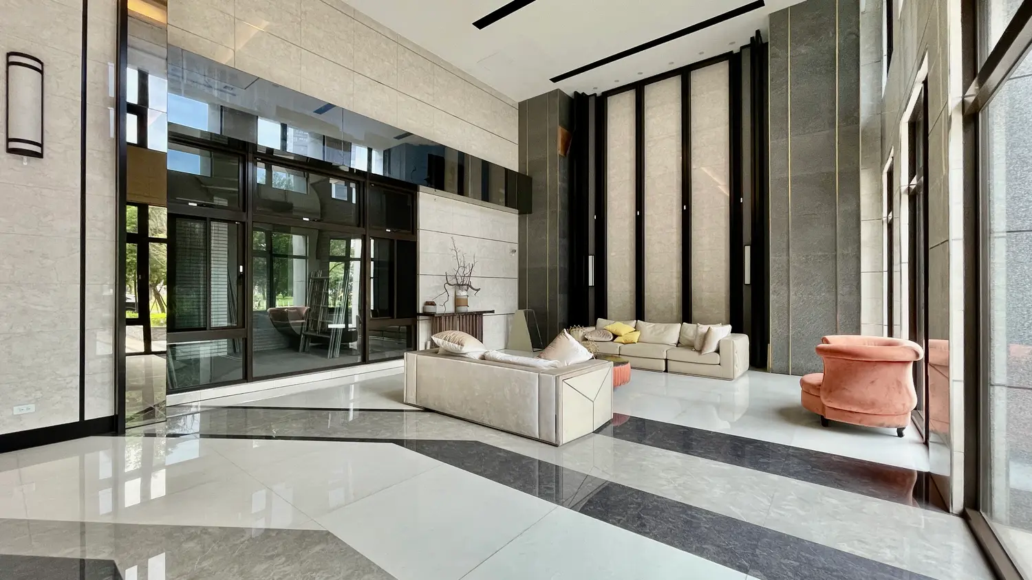 3 bedrooms apartment for rent in Zhongli District, Taoyuan City | NT$ 30 000 | 22 ping slide 1