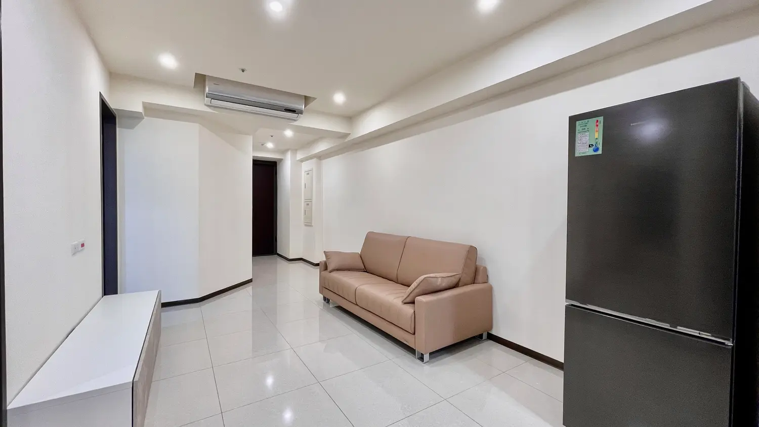 2 bedrooms apartment for rent in Zhongli District, Taoyuan City | NT$ 28 000 | 17 ping slide 9