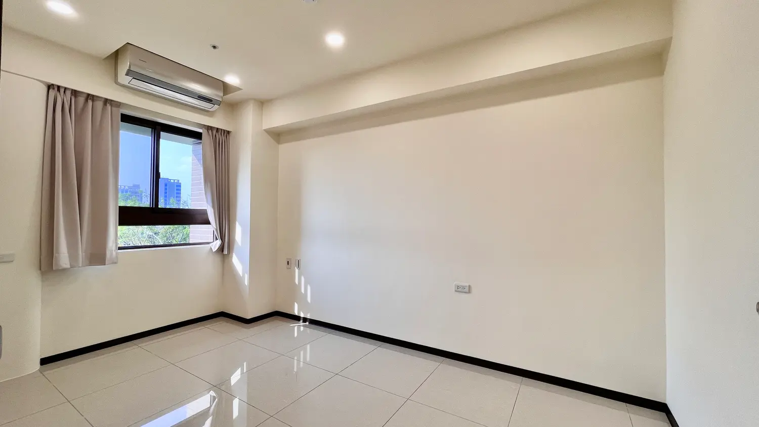 3 bedrooms apartment for rent in Zhongli District, Taoyuan City | NT$ 29 000 | 18 ping slide 10