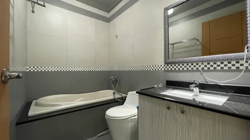 Office for rent NT$ 45 000 - Section 1, Gaotiezhanqian W Rd - 2 bedrooms