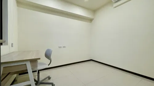 Apartment for rent NT$ 35 000 - Gaotiezhanqian Rd - 3 bedrooms