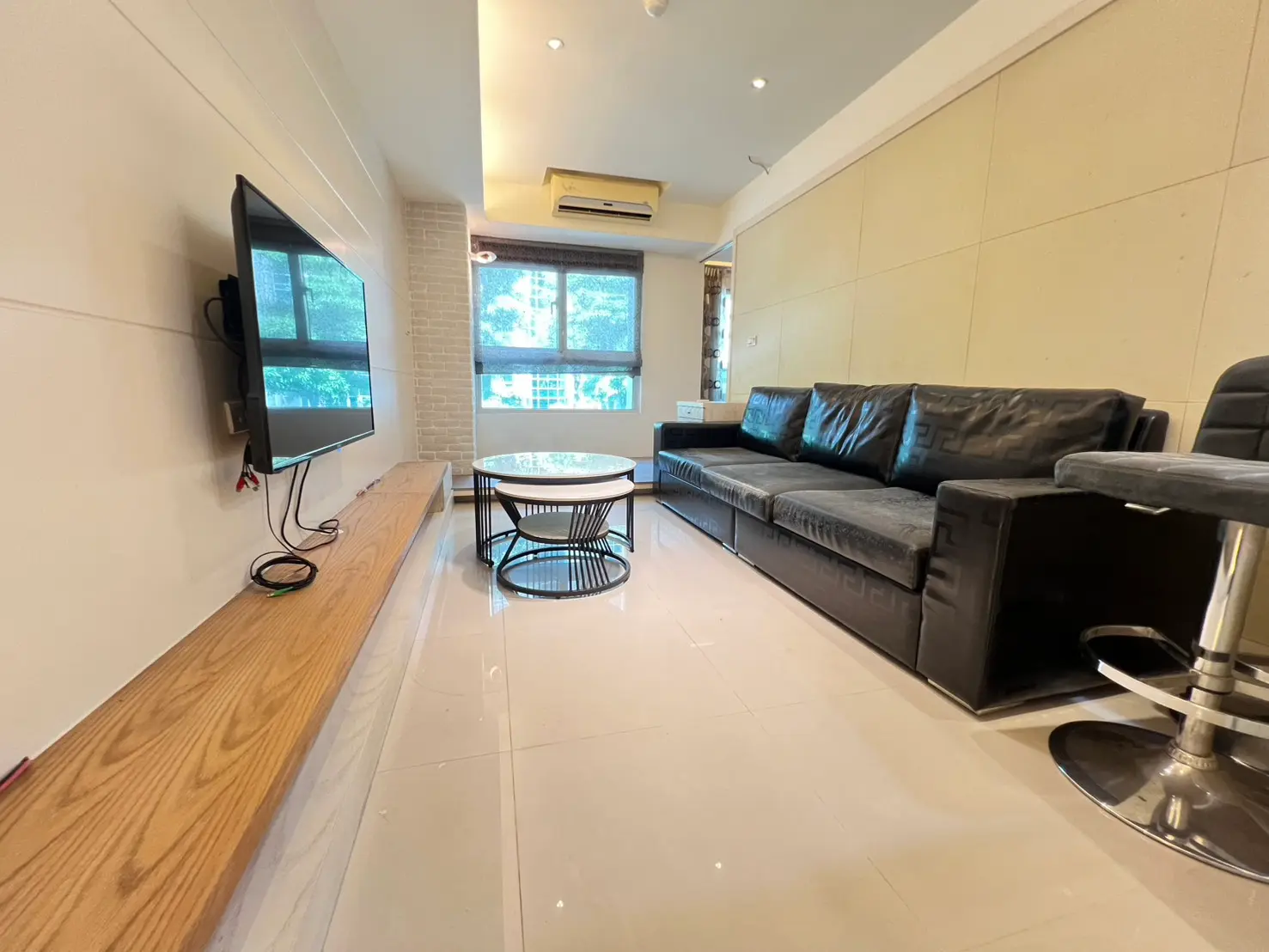 1 room apartment for rent in Cianjhen District, Kaohsiung City | NT$ 22 000 | 13 ping slide 0