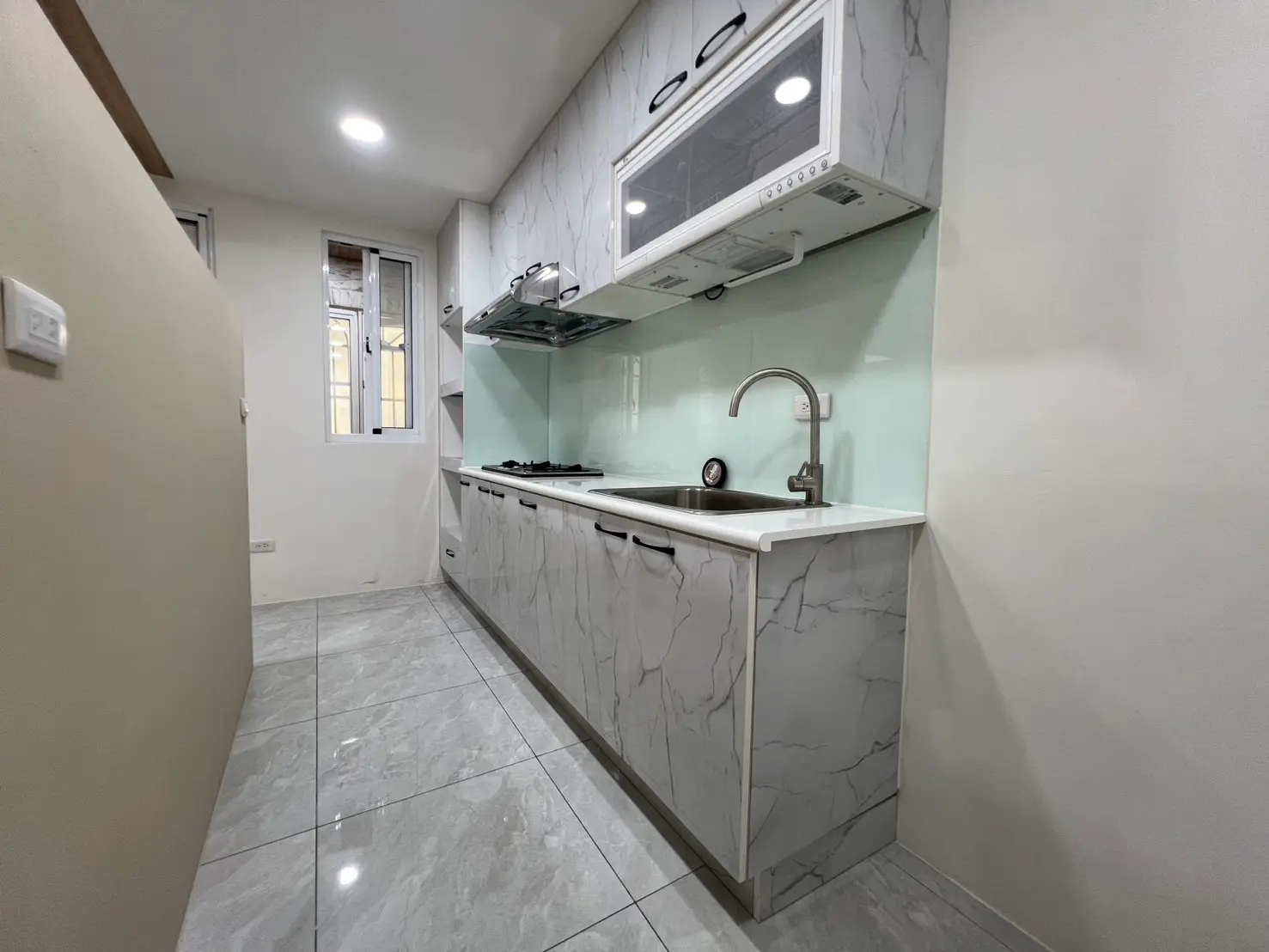 3 bedrooms apartment for sale in Sanmin District, Kaohsiung City | NT$ 9 580 000 | 19 ping slide 2