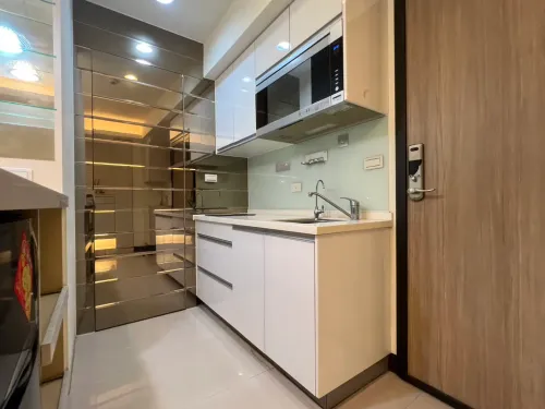 1 room apartment for rent in Cianjhen District, Kaohsiung City | NT$ 22 000 | 13 ping slide 1