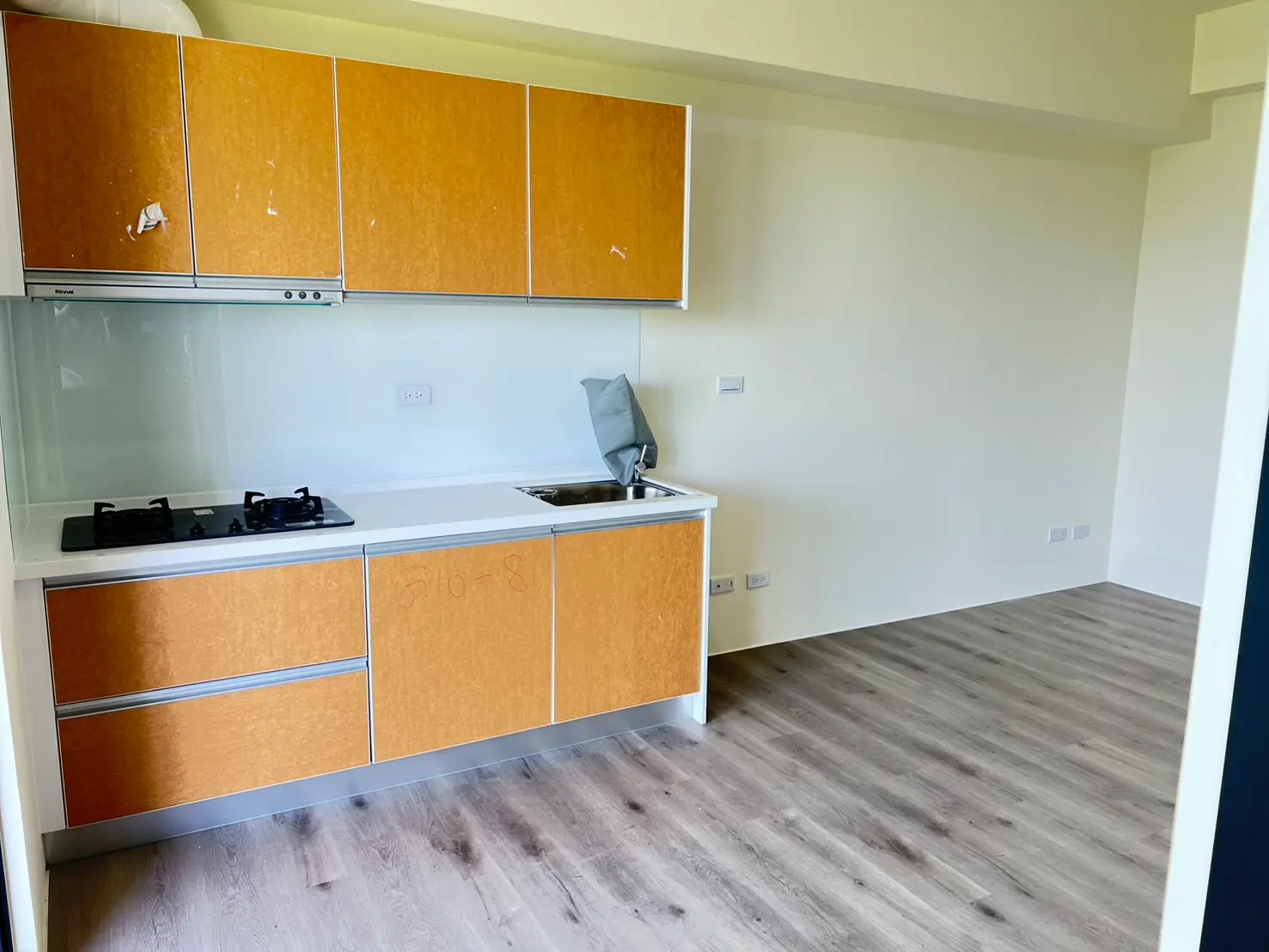 1 room apartment for sale in Qiaotou District, Kaohsiung City | NT$ 12 980 000 | 12 ping slide 1