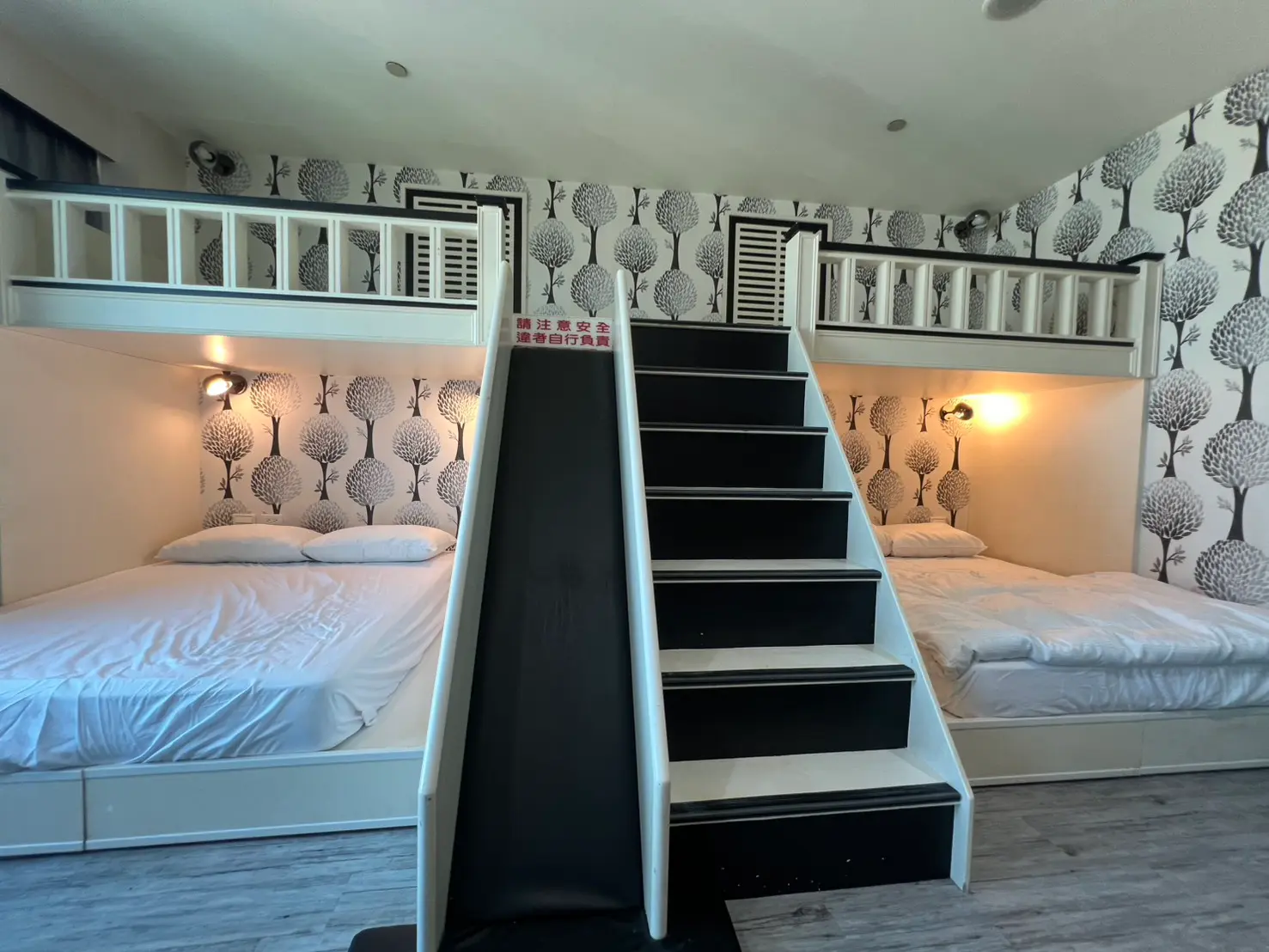 1 room apartment for sale in Lingya District, Kaohsiung City | NT$ 4 580 000 | 13 ping slide 1