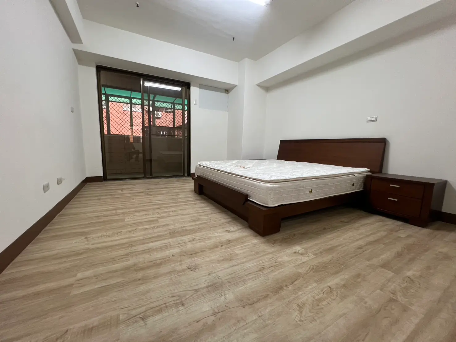 3 bedrooms apartment for sale in Zuoying District, Kaohsiung City | NT$ 11 980 000 | 27 ping slide 1