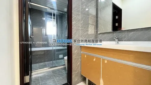 Apartment for rent TWD 90 000 -  - 3 bedrooms