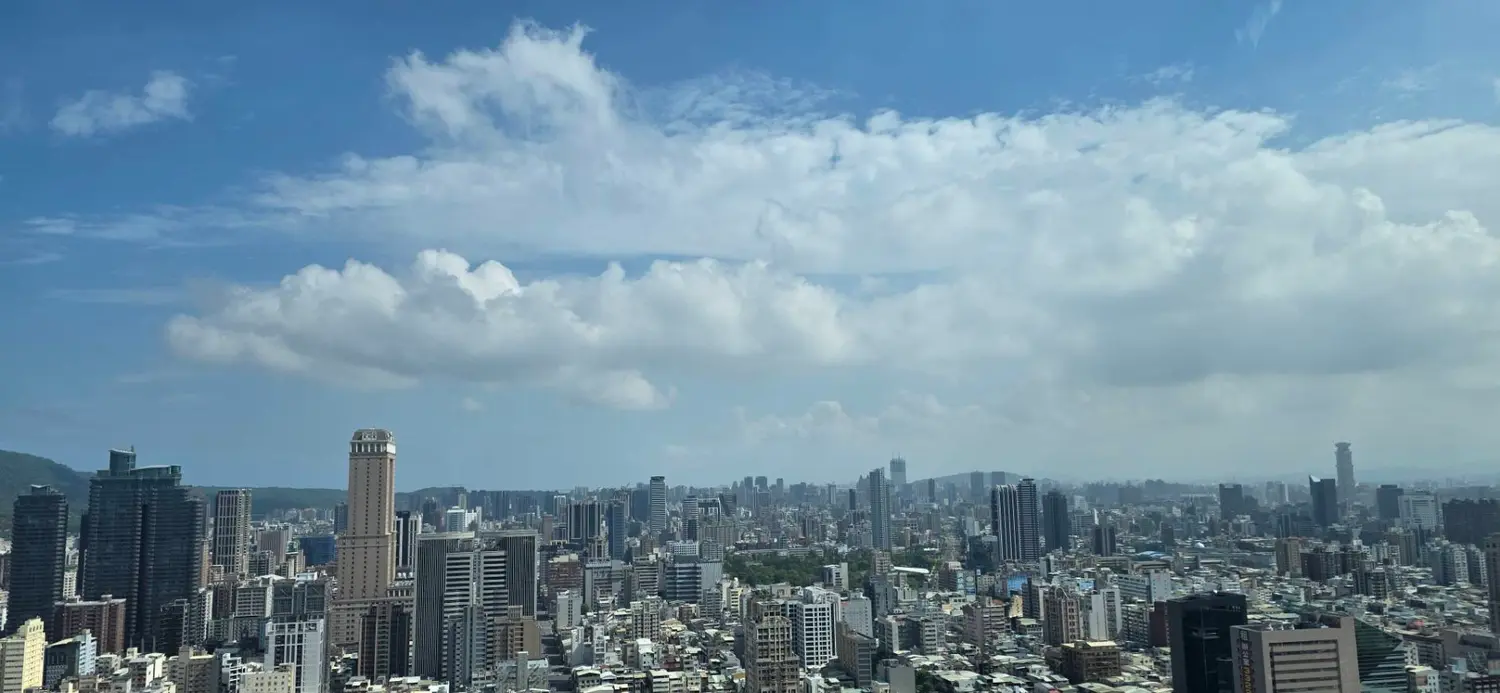 1 room apartment for sale in Lingya District, Kaohsiung City | NT$ 4 680 000 | 9 ping slide 2