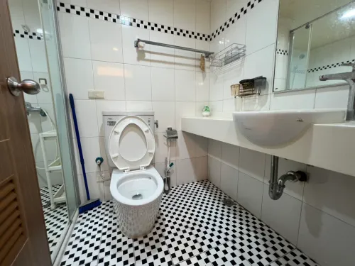 1 room apartment for rent in Cianjhen District, Kaohsiung City | NT$ 22 000 | 13 ping slide 3