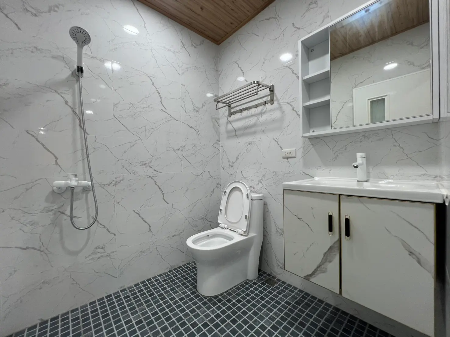 3 bedrooms apartment for sale in Sanmin District, Kaohsiung City | NT$ 9 580 000 | 19 ping slide 5