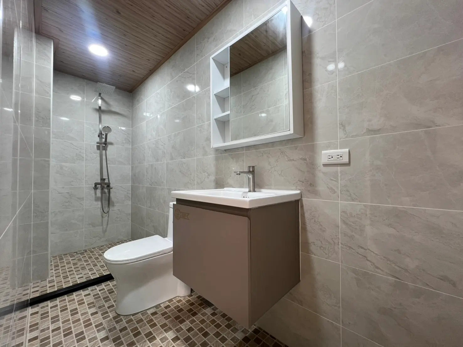 2 bedrooms apartment for sale in Sanmin District, Kaohsiung City | NT$ 9 360 000 | 19 ping slide 4