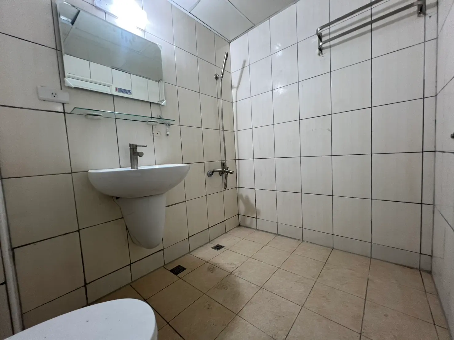3 bedrooms apartment for sale in Zuoying District, Kaohsiung City | NT$ 11 980 000 | 27 ping slide 5