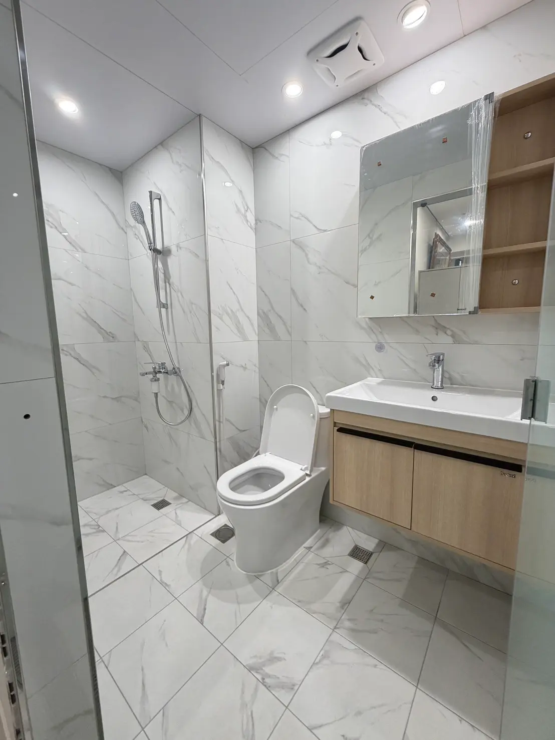 2 bedrooms apartment for rent in Sanmin District, Kaohsiung City | NT$ 27 200 | 18 ping slide 5
