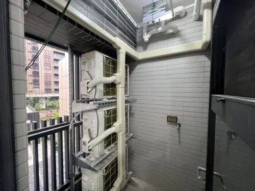 2 bedrooms apartment for rent in Sanmin District, Kaohsiung City | NT$ 32 500 | 18 ping slide 2
