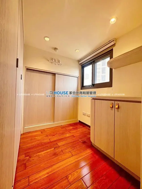 Apartment for rent TWD 58 000 -  - 3 bedrooms