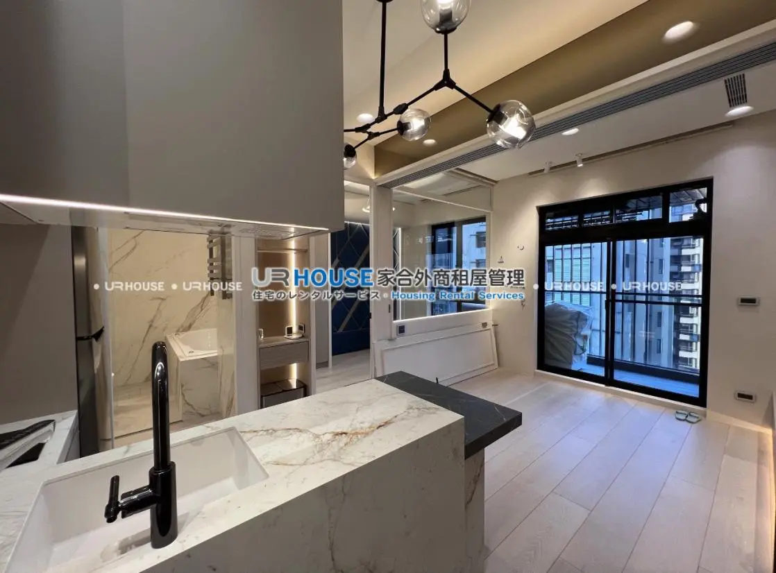 1 room apartment for rent in Songshan District, Taipei City | NT$ 60 000 | 11 ping slide 5