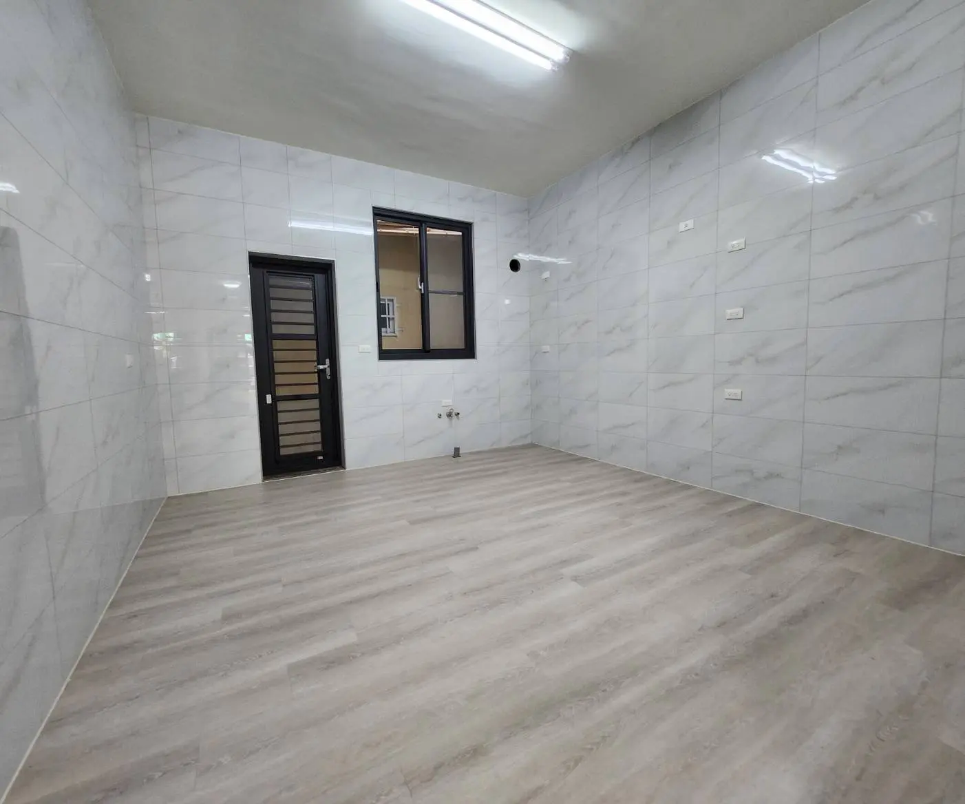 5 bedrooms townhouse for sale in Fengshan District, Kaohsiung City | NT$ 19 800 000 | 31 ping slide 7
