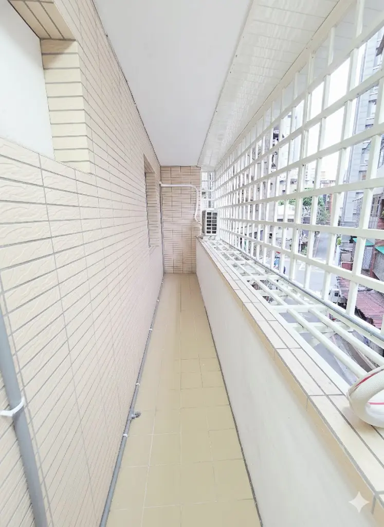 Room for rent in Daan District, Taipei City | NT$ 18 500 | 6 ping slide 7