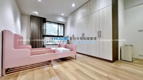 Apartment for rent TWD 62 000 -  - 4 bedrooms