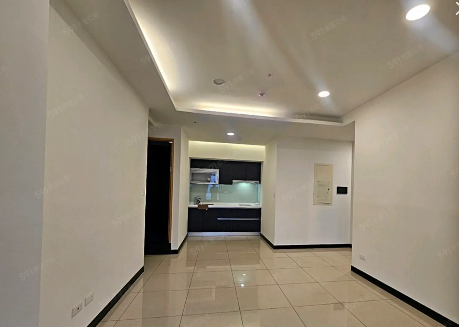 2 bedrooms apartment for rent in Tamsui District, New Taipei City | NT$ 27 000 | 38 ping slide 0