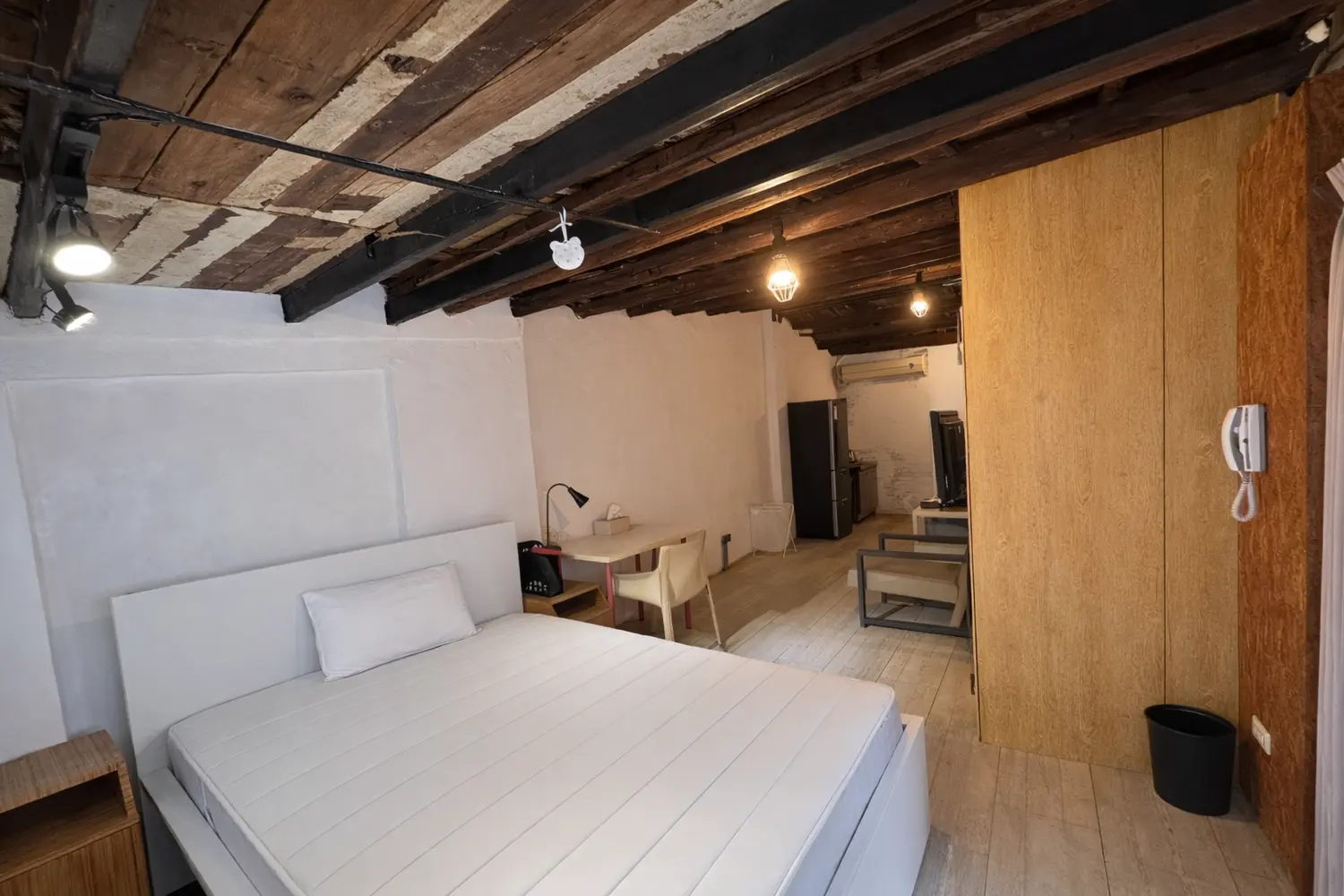 Room for rent in Xinyi District, Taipei City | NT$ 21 000 | 14 ping slide 5