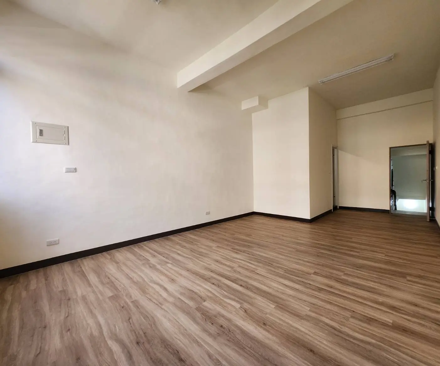 5 bedrooms townhouse for sale in Fengshan District, Kaohsiung City | NT$ 19 800 000 | 31 ping slide 9