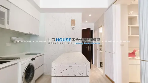 2 bedrooms apartment for rent in Datong District, Taipei City | NT$ 50 000 | 15 ping slide 1
