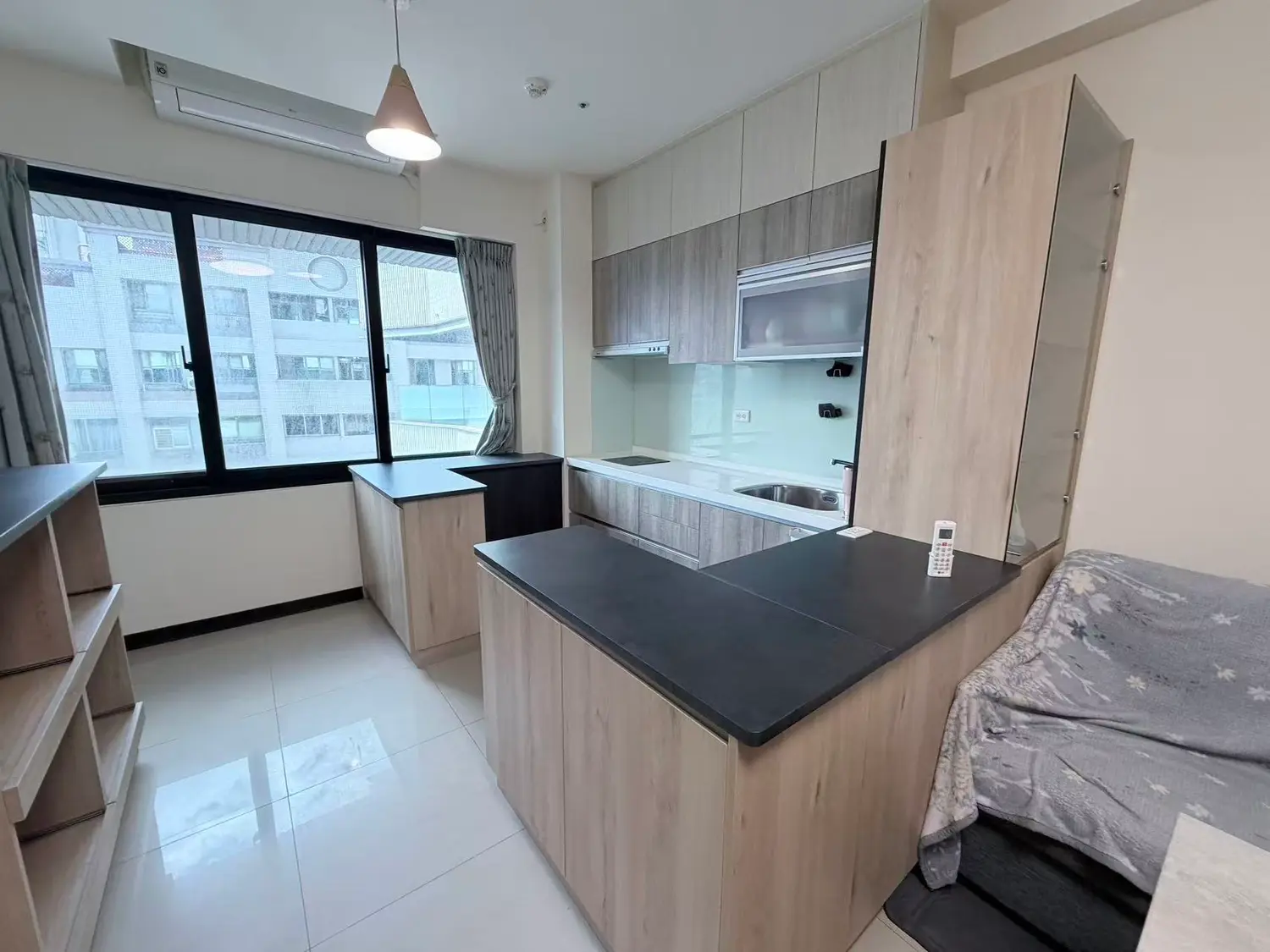 1 room apartment for rent in Tamsui District, New Taipei City | NT$ 23 000 | 32 ping slide 1