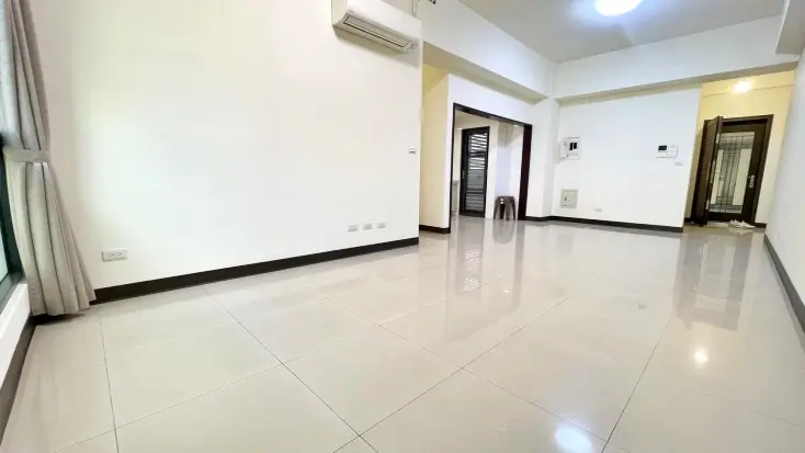 3 bedrooms apartment for rent in Nangang District, Taipei City | NT$ 70 000 | 29 ping slide 1